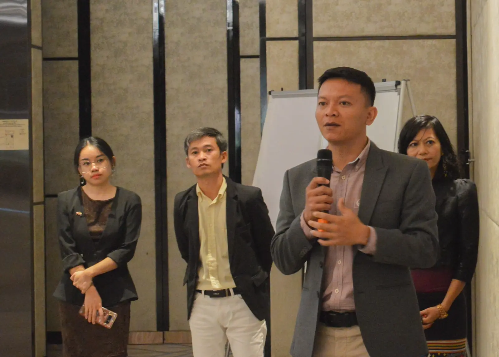 An e-commerce stakeholder presenting ideas to the consultation