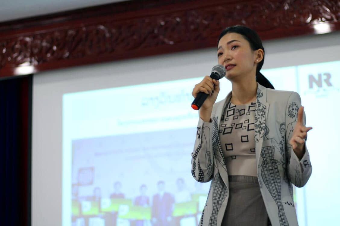 A Katalyst facilitator presenting to senior leaders